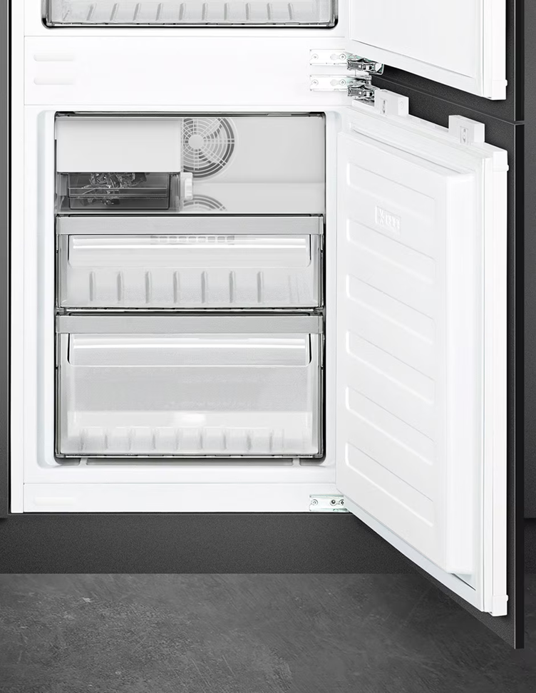 Refrigerador Bottom Mount 60cm Smeg CB300UI